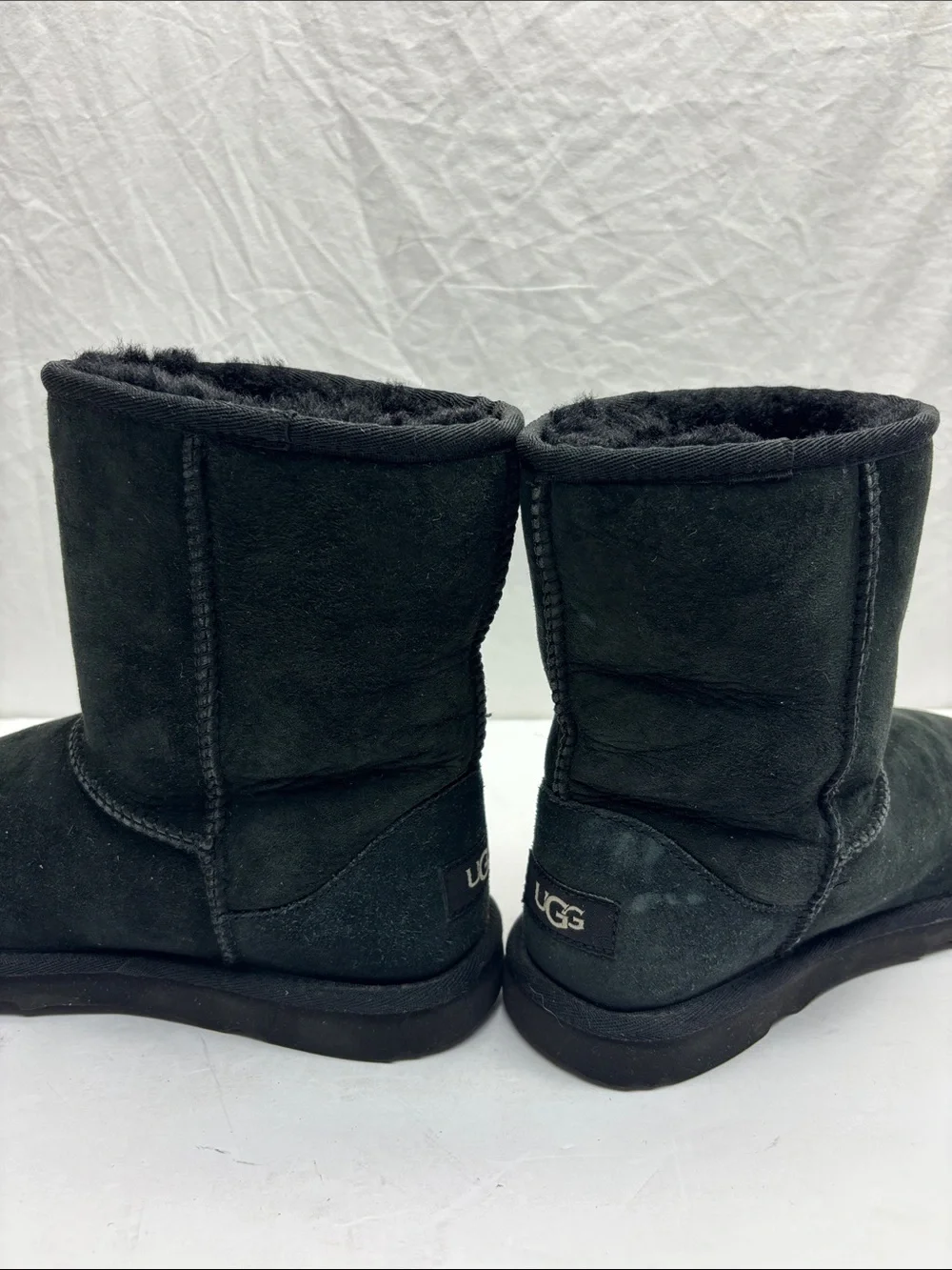 UGG Classic Short Boots, SZ 5 big girl, box 56